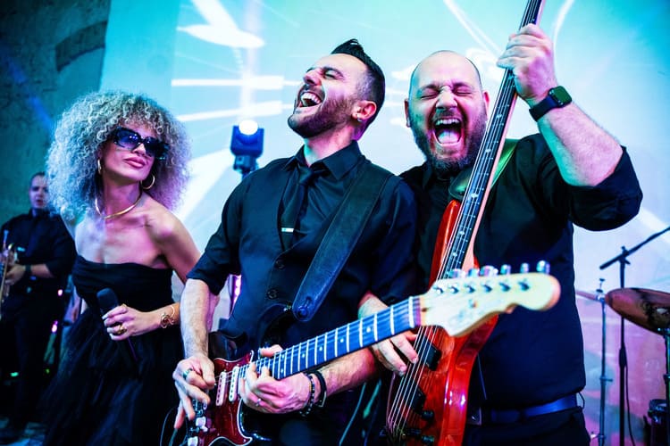 s2-party-the-gloves-8-piece-band-party-vibes