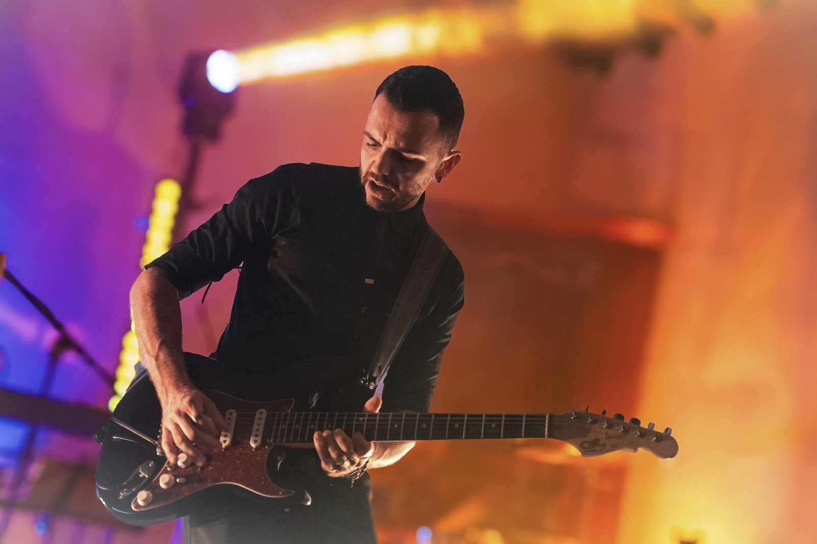 The Gloves live performance – photo 1