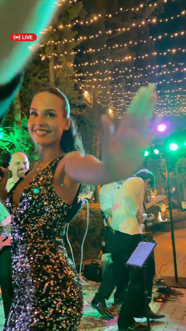 Some songs don’t need an introduction 🪩🔥

The moment You Should Be Dancing starts, there’s only one thing left to do: dance 💃

A night of great music, unforgettable energy and a dancefloor that simply wouldn’t stop 💫

All of this, set in the exclusive setting of @anticafattoriapaterno , in the heart of Tuscany 🇮🇹✨

🪩 www.thegloves.it

#TheGloves #YouShouldBeDancing #AnticaFattoriaPaterno #TuscanyWedding #WeddingInTuscany WeddingBand LiveMusic WeddingEntertainment LiveWeddingBand WeddingParty DanceFloor DestinationWedding ItalyWedding ItalianWedding LivePerformance WeddingMusic PartyBand